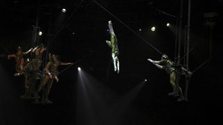 <span class="highlight">Акробат</span> на "Сирк дю Солей" загина по време на спектакъл