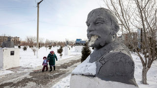 Фотогалерия: Казахстанското градче, където всеки пети работи в местната фабрика за метал