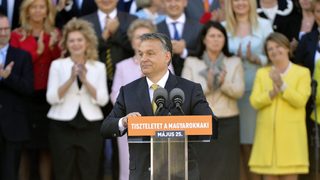 "Ройтерс": Приятелите и семейството на Орбан получават все повече обществени поръчки