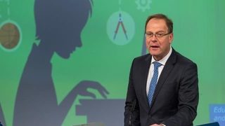 Само 10% от работните места в ЕС не изискват цифрови умения, каза еврокомисар <span class="highlight">Наврачич</span>