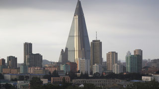 Строителството в Северна Корея процъфтява, но кой го плаща