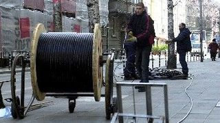 Кабелите си висят, цените се качват