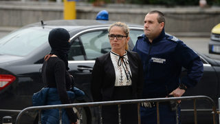 Първо трябва да спасим демокрацията, а после да си мерим идеите и идеологиите