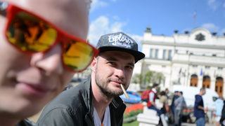 Снимка на деня: По 2 растения на човек, по 1 грам за лична употреба