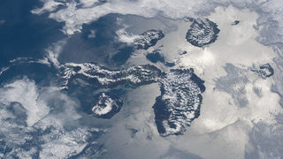 Снимка на деня: Островите на <span class="highlight">Чарлз</span> <span class="highlight">Дарвин</span>