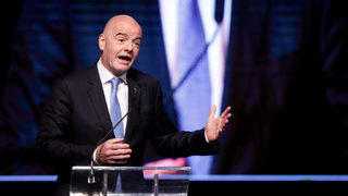 Президентът на ФИФА предлага създаването на мини световно първенство с осем отбора