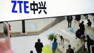 Китайският технологичен гигант ZTE спря основните си дейности след санкции на САЩ