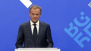 Доналд Туск остро критикува Тръмп от София (видео)