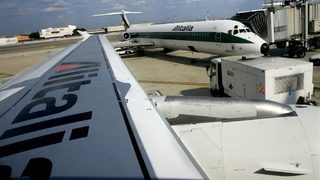 Италия увеличи дела за продажба oт "Алиталия" 