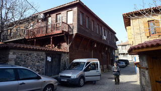 От днес влизането с автомобил в стария град на Созопол ще е безплатно за първите два часа