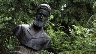Със скромни церемонии заради коронавируса България чества Деня на Ботев