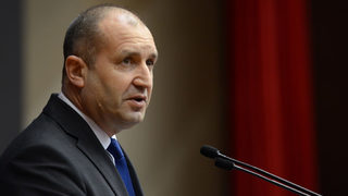 Президентът критикува кабинета: Международната политика изтласка борбата с корупцията