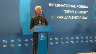 Предозиране: Сидеров в Москва призова "да разбием хегемонията на долара"