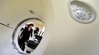 В търсене на икономии здравната каса ограничава лъчетерапията на 19 хил. онкоболни