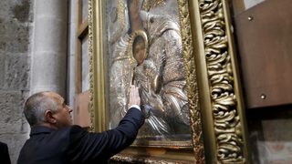 ГЕРБ събра 20 хил. лв. за рождения ден на Борисов, той ги дава за църква и джамия