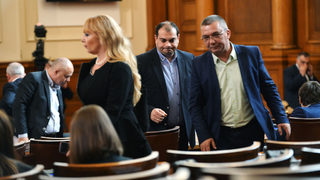 Заседанието на парламента беше прекратено след скандали между ГЕРБ и БСП (обновена)