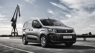 "Пежо Партнер" пренася удобствата от леките коли в автомобилите за работа