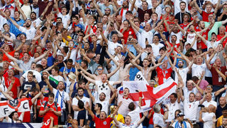 Футболната лудост на Англия върна It's coming home на върха в музикалните класации
