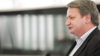 Започна дело срещу унгарски евродепутат, обвинен в шпионаж в полза на Русия