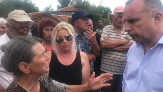 Порожанов обеща на ощетените от чумата стопани да увеличи компенсациите