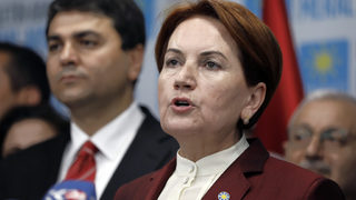 Основната съперничка на Ердоган се оттегли от ръководството на партията си