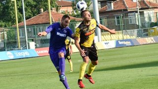 "Ботев" (Пловдив) сломи "Етър" с голове през второто полувреме