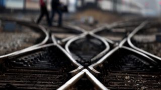 Деветнайсет са кандидатите да строят жп линията Елин Пелин - Костенец