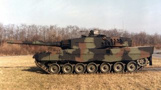 Швейцарските танкове ще се придвижват само през нощта