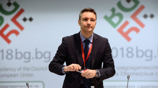 Вигенин поиска прокуратурата да провери агенцията за безопасност на храните