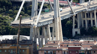 Брюксел отхвърли намека на Рим за връзка между рухването на моста "<span class="highlight">Моранди</span>" и политики на ЕС