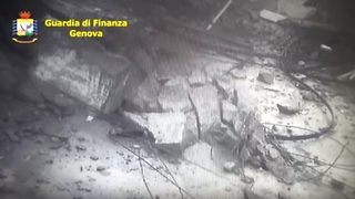 Видео: Нов запис от рухването на моста в Генуа