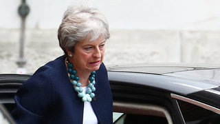 Мей е изправена пред бунт в парламента за плана за Брекзит