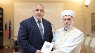 Главният мюфтия иска да има долна граница на заплащането на служителите