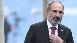 С очаквана оставка премиерът на Армения опита да предизвика нови избори през декември