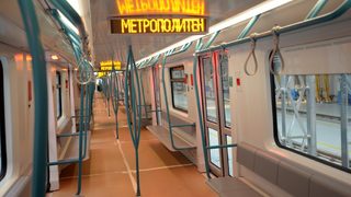 Фотогалерия: Първите германски <span class="highlight">мотриси</span> за софийското метро