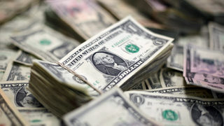 Санкциите на Тръмп срещу Иран поставят под въпрос употребата на долара