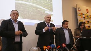 Кралев поиска от шефовете на водещите отбори да "внимават какво говорят"