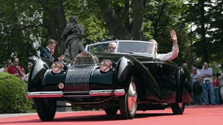 53 ретро автомобила се събраха край езерото Комо
