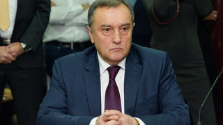 Семейството на пътния шеф подготви и спечели поръчка на Националната библиотека