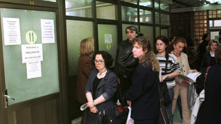 Фирми, наемали без трудов договор, нямат право 3 г. да получават обществени поръчки