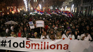 Хиляди протестираха в Белград срещу президента Вучич