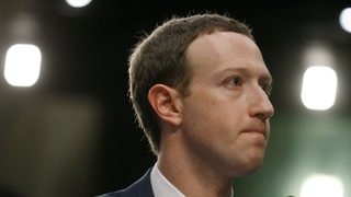 "Фейсбук" е обмислял да иска стотици хиляди долари за достъп до данни