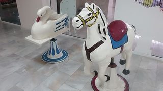 Снимка на деня: Подстрижка върху кон