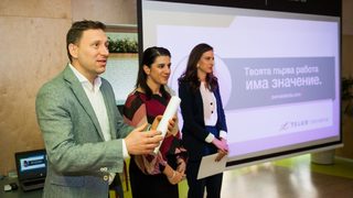 Общо 84% от родителите смятат, че децата могат едновременно да учат и да работят