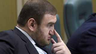 Руски сенатор е задържан по обвинения за кражба на газ за милиарди и убийства