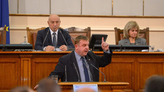 Каракачанов ще напусне управлението, ако не се приеме концепцията му за ромите