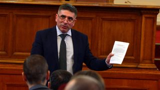 ГЕРБ няма да увеличи броя <span class="highlight">на</span> секциите в страните извън ЕС