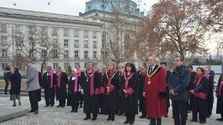 Софийският университет увеличи заплатите на асистентите със 120 лв., а на професорите – с 90 лв.