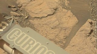 Снимка на деня: Планинска разходка на Марс
