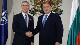 НАТО: Трябва да сме готови за свят, в който ракетите на Русия достигат Европа (допълнена)
